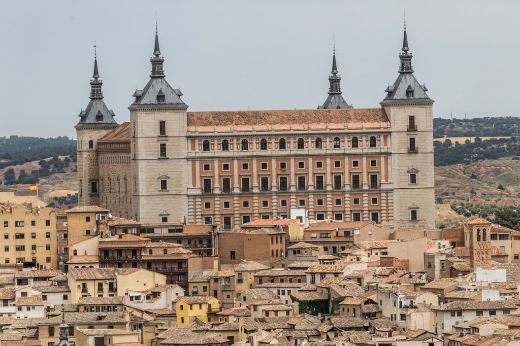 Castillo medieval Alcázar en Toledo